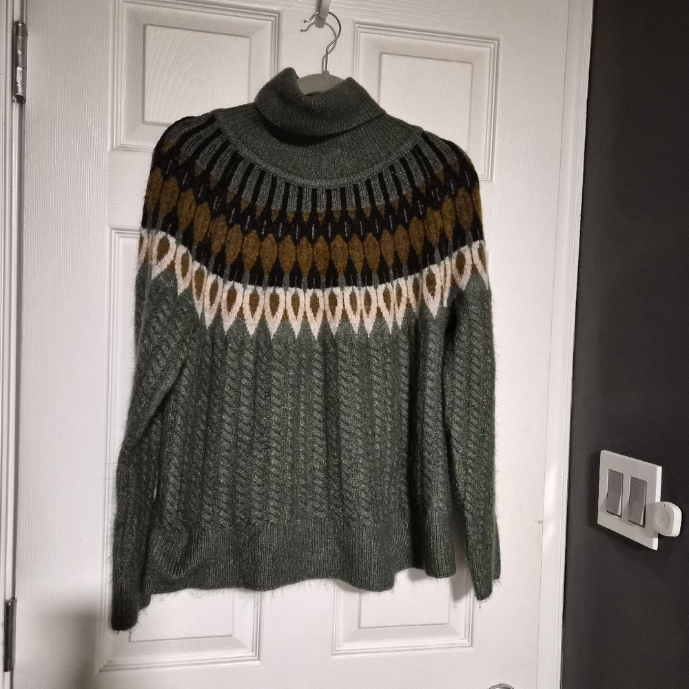 Evereve Green Fair Isle Cable Knit Turtleneck Sweater - Women’s Small